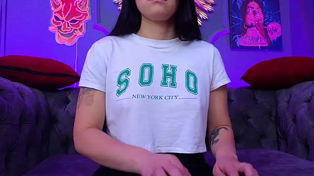 Snapshot of Julieta_Russell chatting on 12-14-24, 12:01 Julieta Russell online show from 12-14-24, 12:01