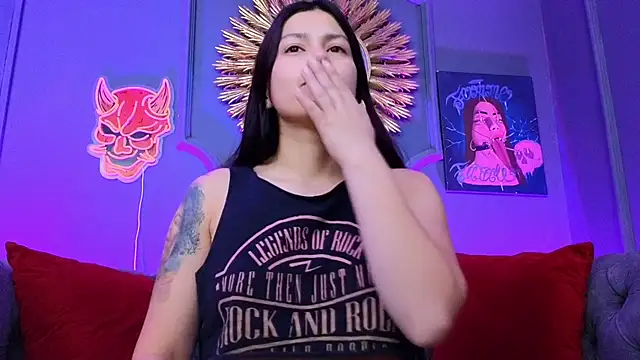 Snapshot of Julieta_Russell chatting on 12-16-24, 11:55 Julieta Russell online show from 12-16-24, 11:55