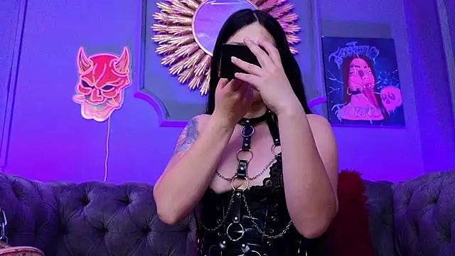 Snapshot of Julieta_Russell chatting on 02-18-25, 07:52 Julieta Russell online show from 02-18-25, 07:52