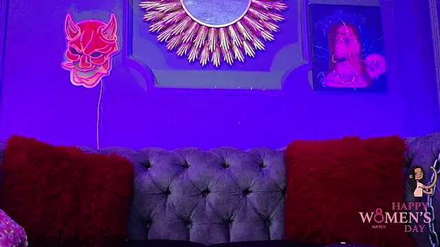 Snapshot of Julieta_Russell chatting on 03-08-25, 01:03 Julieta Russell online show from 03-08-25, 01:03