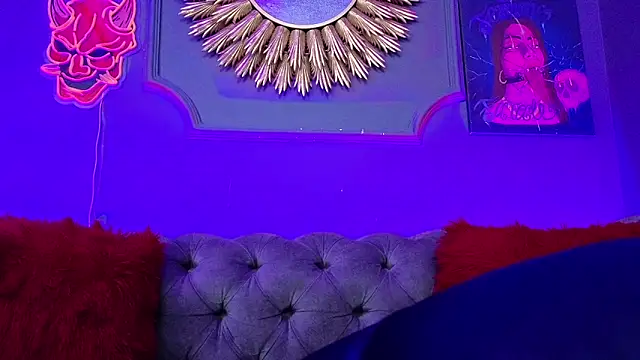 Snapshot of Julieta_Russell chatting on 03-11-25, 03:45 Julieta Russell online show from 03-11-25, 03:45