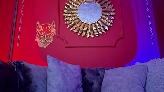 Snapshot of Julieta_Russell chatting on 09-11-25, 12:05 Julieta Russell online show from 09-11-25, 12:05