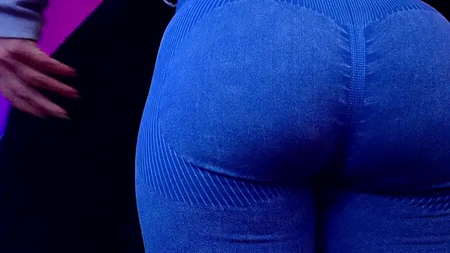 Snapshot of Julieta_Russell chatting on 09-23-25, 12:19 Julieta Russell online show from 09-23-25, 12:19