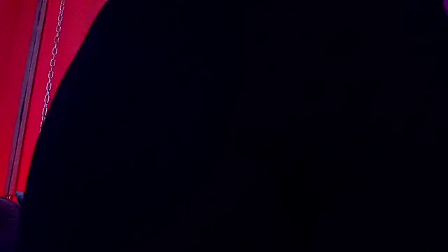 Snapshot of Julieta_Russell chatting on 10-04-25, 11:41 Julieta Russell online show from 10-04-25, 11:41