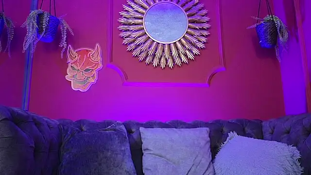 Julieta Russell online show from 11-29-25, 11:57