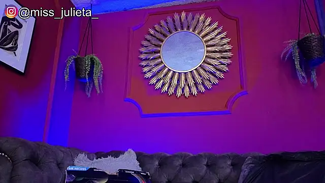 Snapshot of Julieta_Russell chatting on 05-16-26, 11:42 Julieta Russell online show from 05-16-26, 11:42