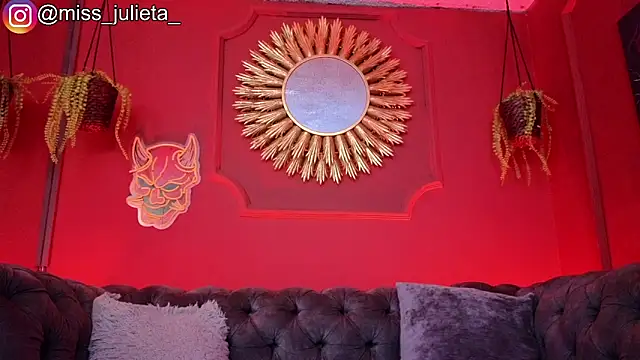 Snapshot of Julieta_Russell chatting on 06-09-26, 12:17 Julieta Russell online show from 06-09-26, 12:17