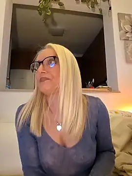 kikkastar online show from 02-25-25, 08:19