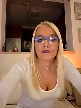 kikkastar online show from 10-28-25, 09:06