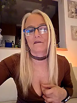 kikkastar online show from 03-31-26, 07:47