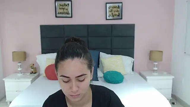 Snapshot of MadisonJenner chatting on 01-23-25, 11:15 MadisonJenner online show from 01-23-25, 11:15