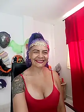 Snapshot of freyadevil333 chatting on 10-13-25, 02:39 freyadevil333 online show from 10-13-25, 02:39