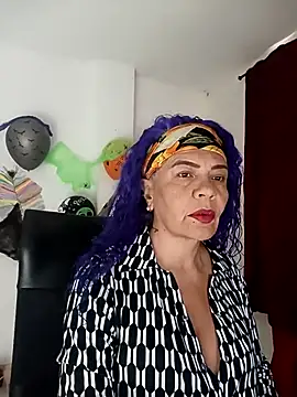 Snapshot of freyadevil333 chatting on 10-18-25, 12:50 freyadevil333 online show from 10-18-25, 12:50