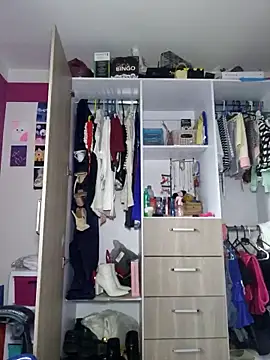 Angela hank2 online show from 11-28-25, 12:30