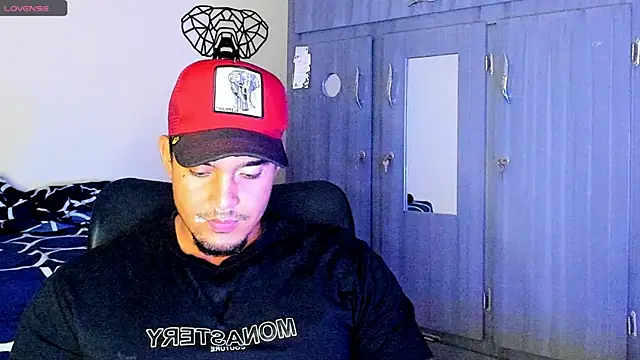 Big furry bear13 online show from 02-01-25, 09:43