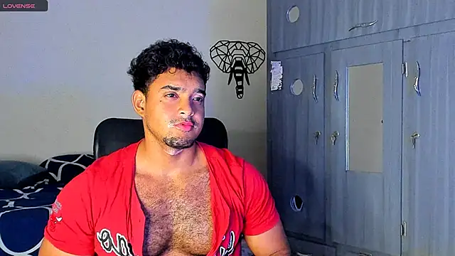 Big furry bear13 online show from 03-06-25, 08:41