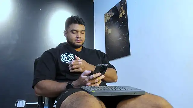 Big furry bear13 online show from 05-06-26, 10:04