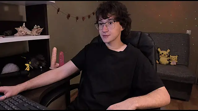 Snapshot of zackstivens chatting on 02-08-25, 11:24 zackstivens online show from 02-08-25, 11:24