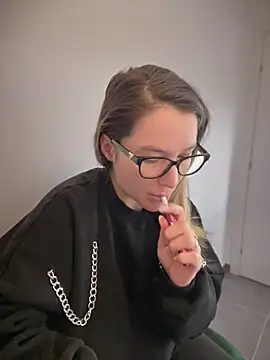 Snapshot of HotXMom chatting on 01-15-25, 04:36 HotXMom online show from 01-15-25, 04:36