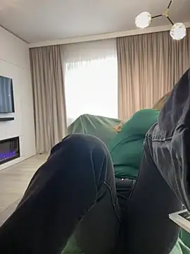 Snapshot of HotXMom chatting on 02-27-25, 10:37 HotXMom online show from 02-27-25, 10:37