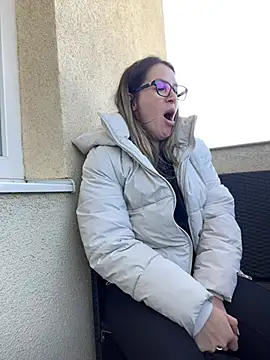 Snapshot of HotXMom chatting on 03-22-25, 10:28 HotXMom online show from 03-22-25, 10:28