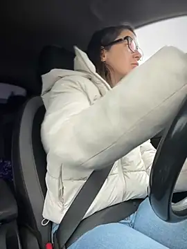 Snapshot of HotXMom chatting on 10-10-25, 05:50 HotXMom online show from 10-10-25, 05:50