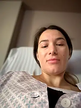 Snapshot of HotXMom chatting on 10-23-25, 05:40 HotXMom online show from 10-23-25, 05:40