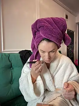 HotXMom online show from 02-12-26, 07:58