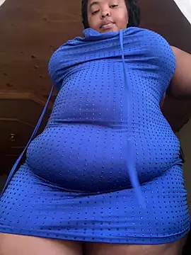 Snapshot of Linahlove chatting on 02-19-25, 08:33 Linahlove online show from 02-19-25, 08:33