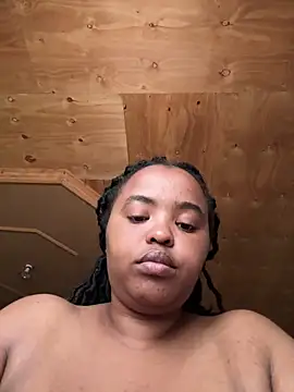 Snapshot of Linahlove chatting on 02-20-25, 07:23 Linahlove online show from 02-20-25, 07:23