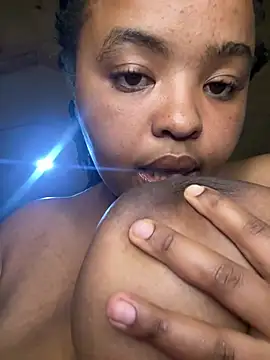 Snapshot of Linahlove chatting on 03-02-25, 07:45 Linahlove online show from 03-02-25, 07:45