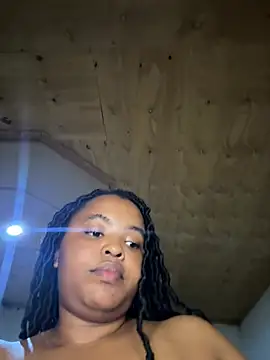 Snapshot of Linahlove chatting on 03-06-25, 07:43 Linahlove online show from 03-06-25, 07:43