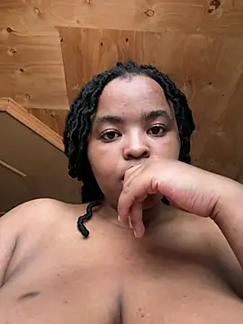 Snapshot of Linahlove chatting on 03-12-25, 10:48 Linahlove online show from 03-12-25, 10:48