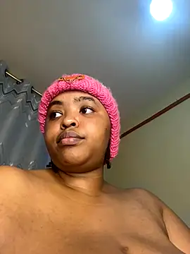 Snapshot of Linahlove chatting on 10-30-25, 09:48 Linahlove online show from 10-30-25, 09:48