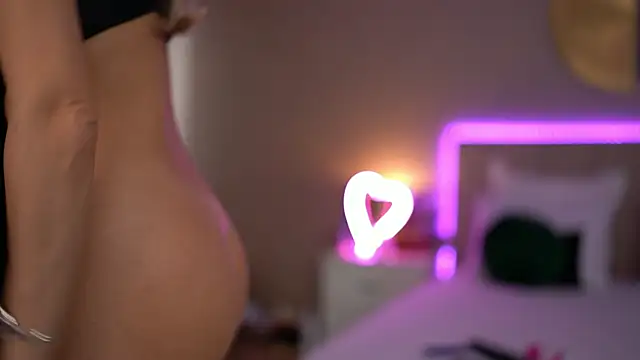 EvellineClaire online show from 04-25-26, 01:14