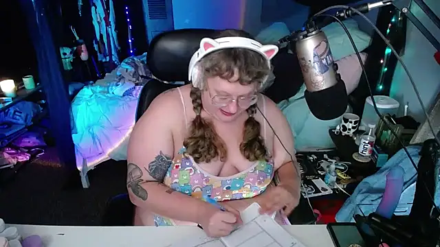 Snapshot of FatVeronica chatting on 01-12-25, 09:19 FatVeronica online show from 01-12-25, 09:19