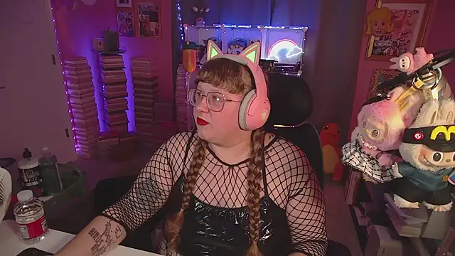 FatVeronica online show from 06-18-26, 02:23