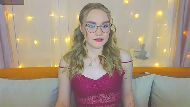 Aurora Golden1 online show from 03-04-25, 07:22