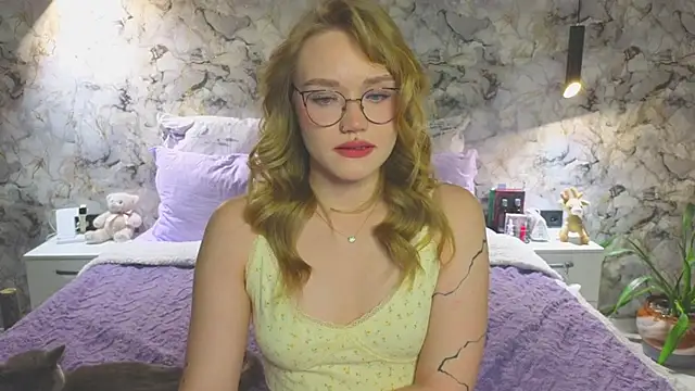 Aurora Golden1 online show from 10-18-25, 05:25