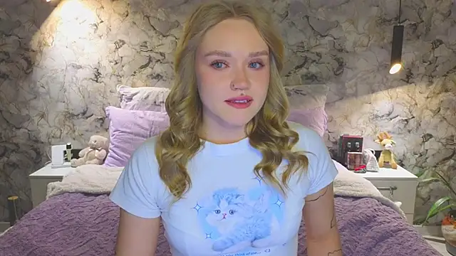 Aurora Golden1 online show from 10-19-25, 04:51