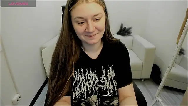 Snapshot of AlisaBacker chatting on 01-02-25, 07:18 AlisaBacker online show from 01-02-25, 07:18