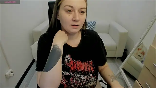 AlisaBacker online show from 01-28-25, 04:41