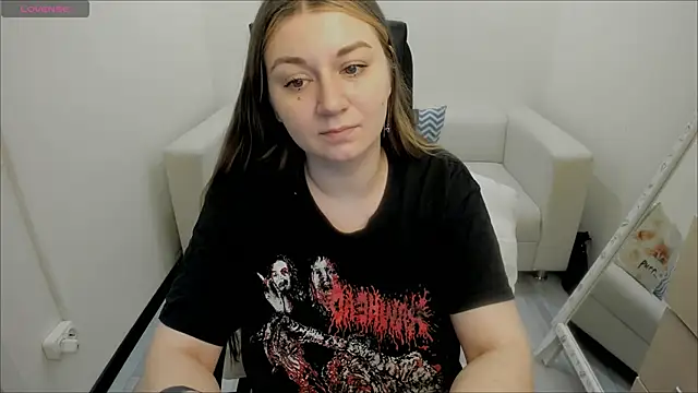 Snapshot of AlisaBacker chatting on 01-28-25, 08:04 AlisaBacker online show from 01-28-25, 08:04