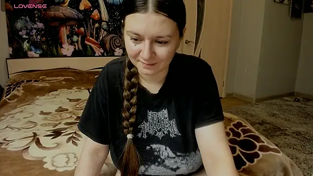 Snapshot of AlisaBacker chatting on 11-25-25, 06:30 AlisaBacker online show from 11-25-25, 06:30