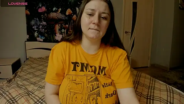 Snapshot of AlisaBacker chatting on 12-13-25, 07:53 AlisaBacker online show from 12-13-25, 07:53