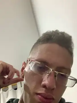 Snapshot of SOYMRX chatting on 12-26-24, 04:32 SOYMRX online show from 12-26-24, 04:32