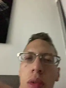 Snapshot of SOYMRX chatting on 12-30-24, 06:20 SOYMRX online show from 12-30-24, 06:20