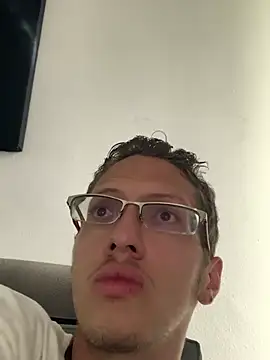 Snapshot of SOYMRX chatting on 02-10-25, 08:21 SOYMRX online show from 02-10-25, 08:21