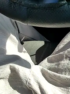 Snapshot of ertance40 chatting on 09-20-25, 12:28 ertance40 online show from 09-20-25, 12:28