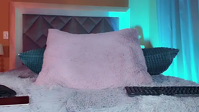 Ezraa1 online show from 12-12-24, 01:06